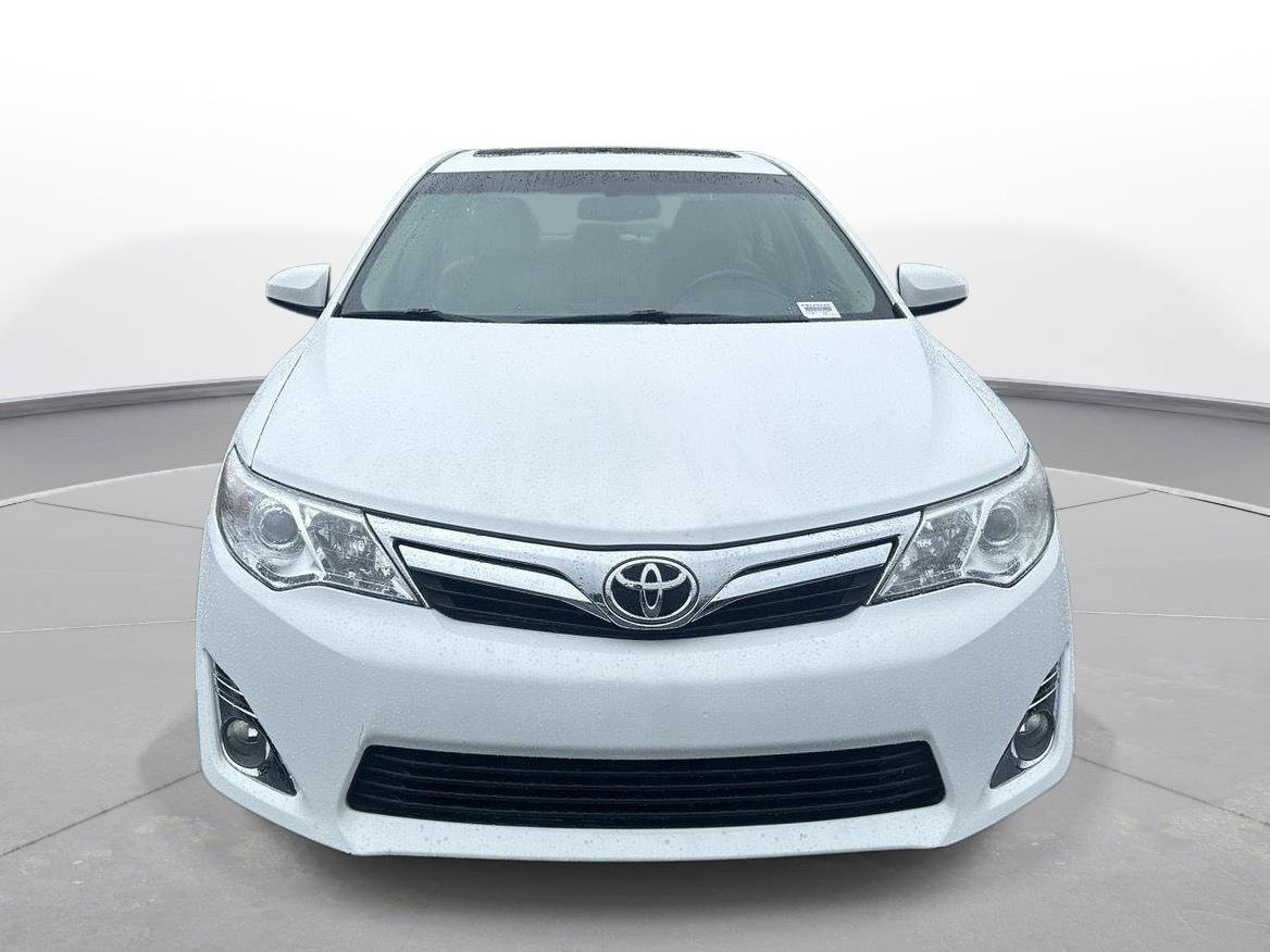Used 2012 Toyota Camry XLE w/ Leather Pkg FWD image 3
