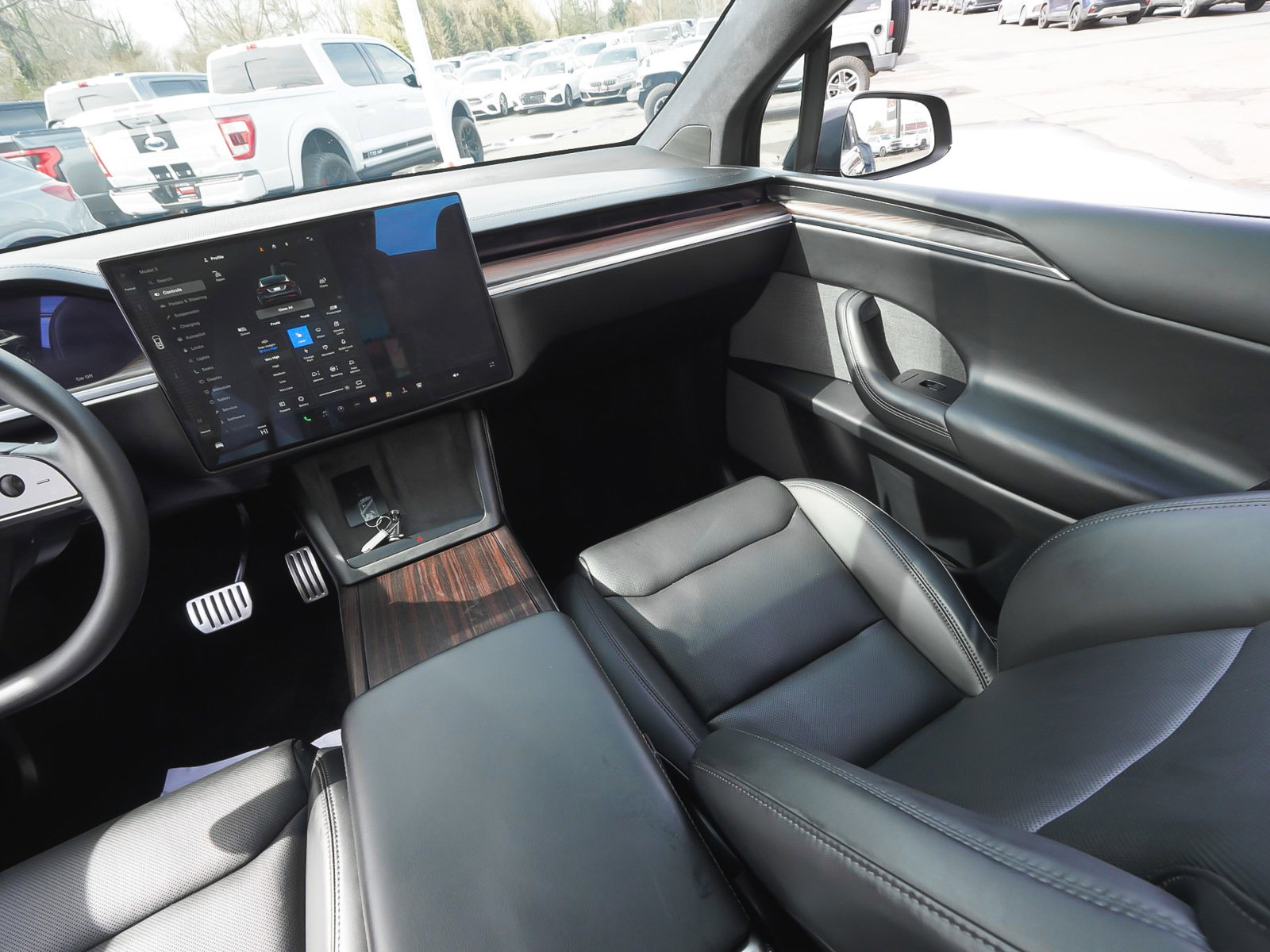 Used 2024 Tesla Model X image 45