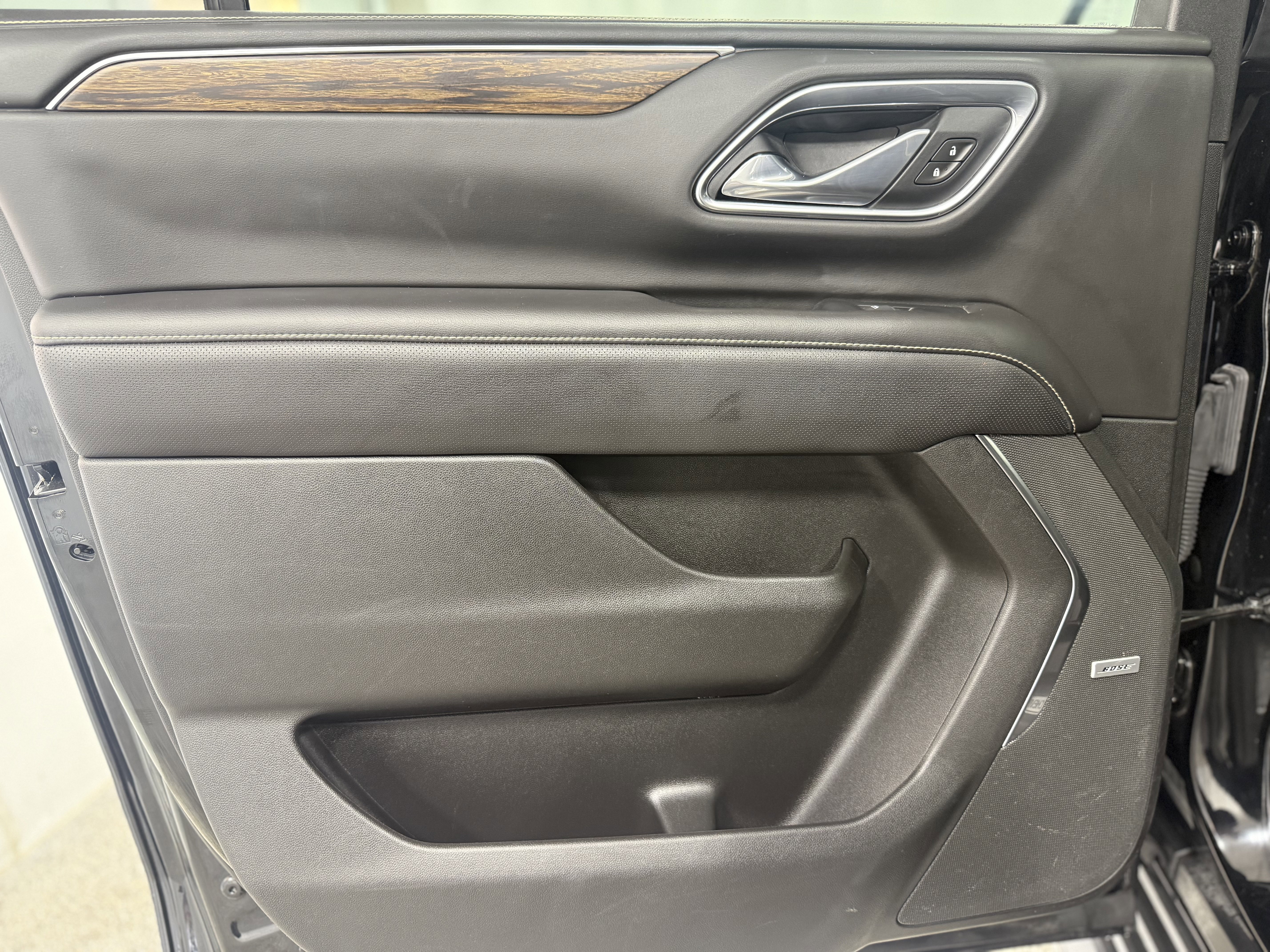 Used 2021 Chevrolet Suburban Premier w/ Premium Package image 26