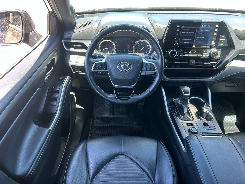 Used 2022 Toyota Highlander XSE AWD/4WD image 31