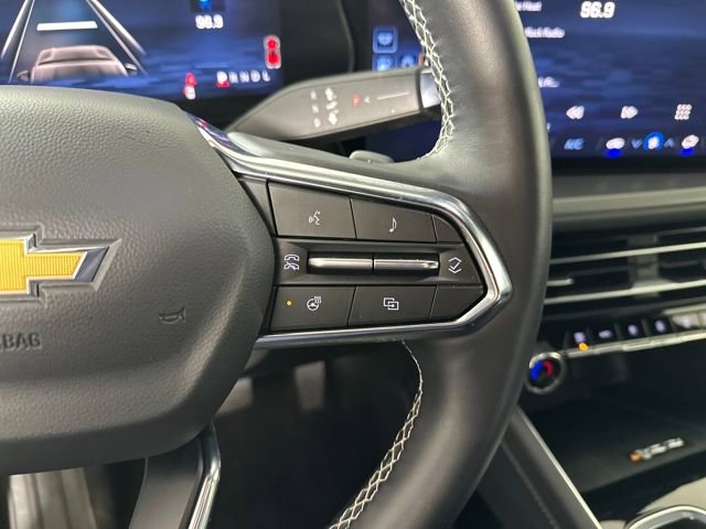 Used 2025 Chevrolet Traverse LT image 16