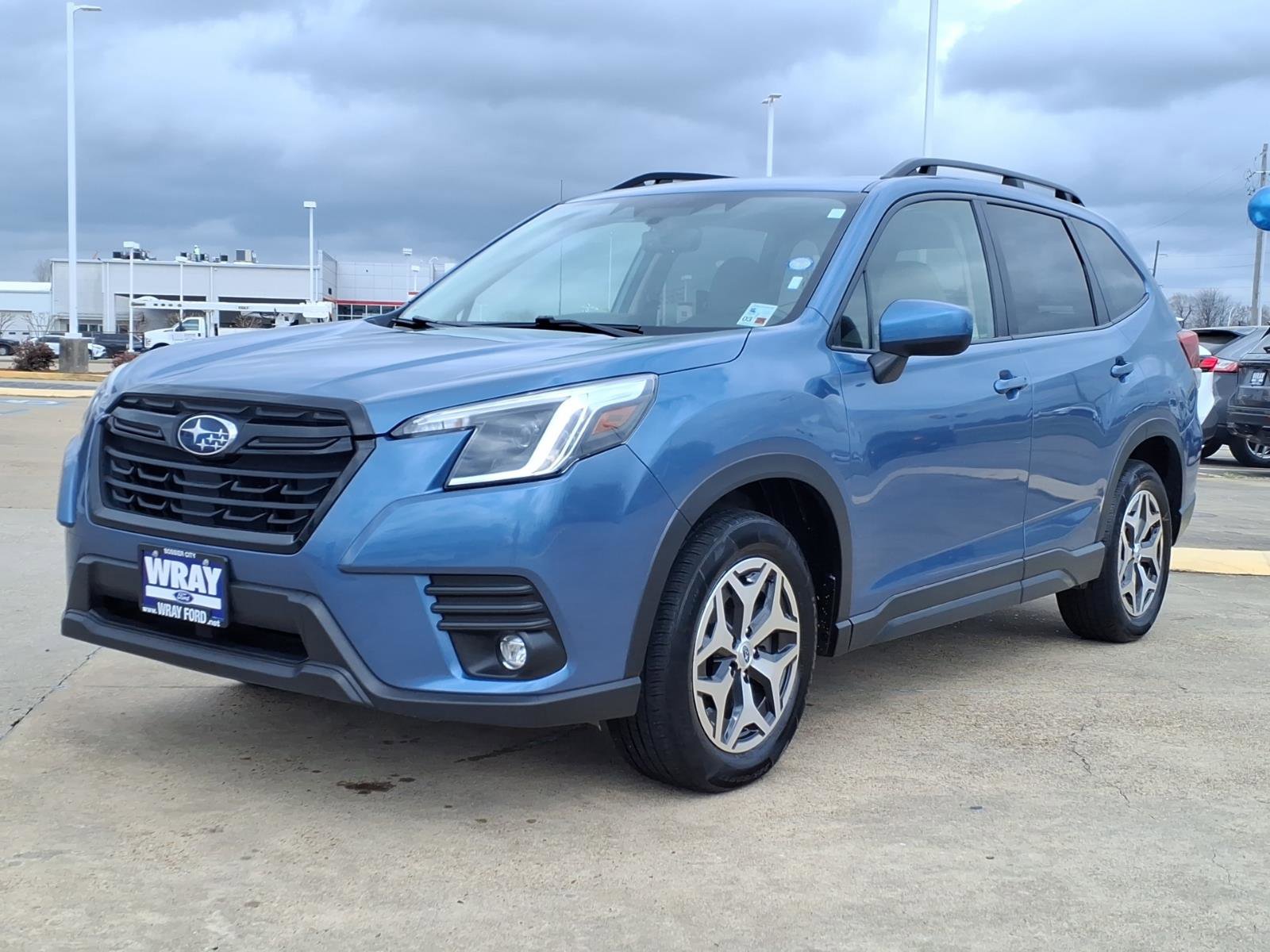 Used 2024 Subaru Forester Premium AWD/4WD image 1