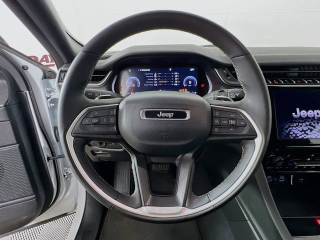 Used 2024 Jeep Grand Cherokee Altitude RWD image 12