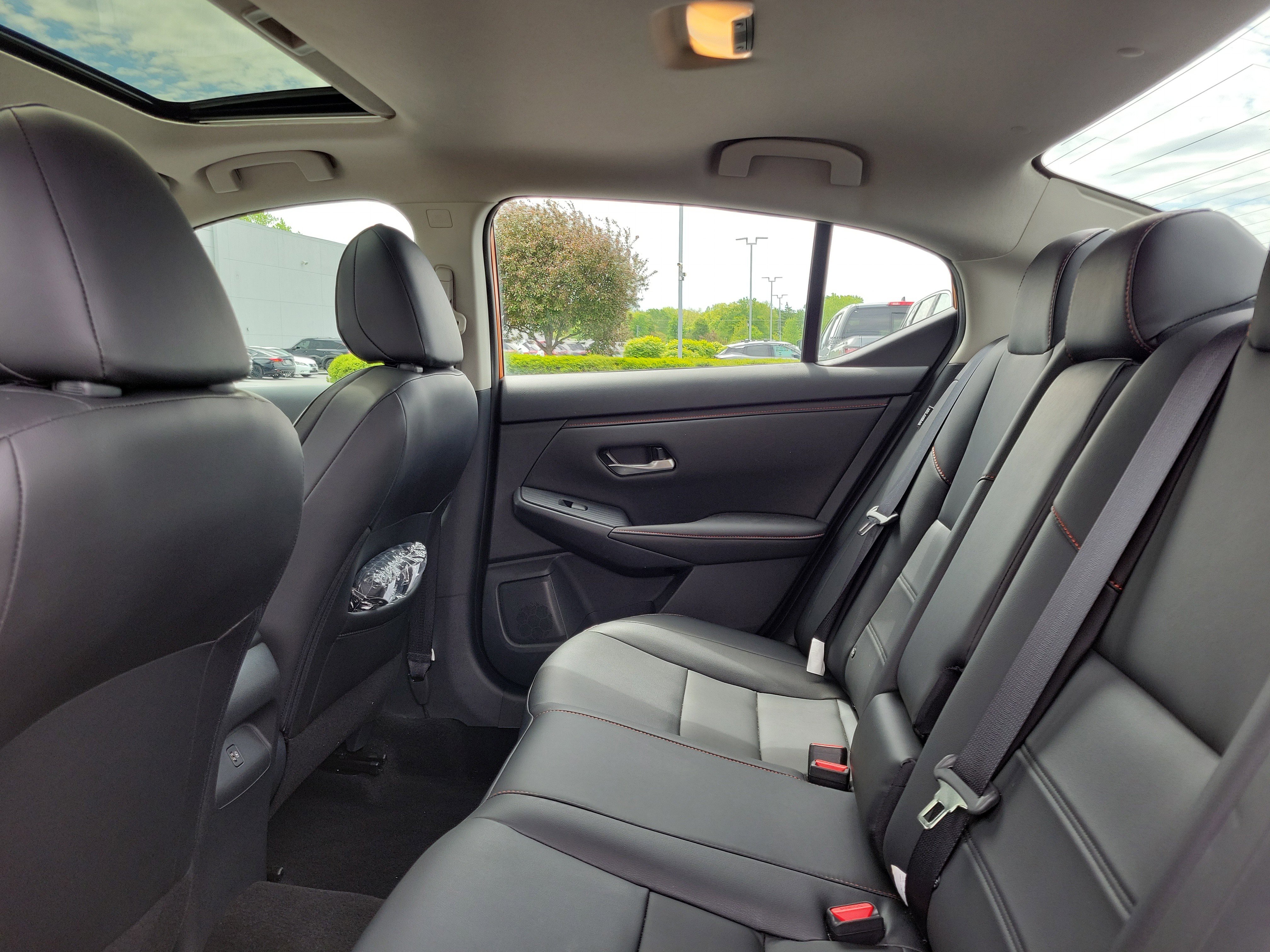 Certified 2025 Nissan Sentra SR w/ SR Premium Package FWD image 11