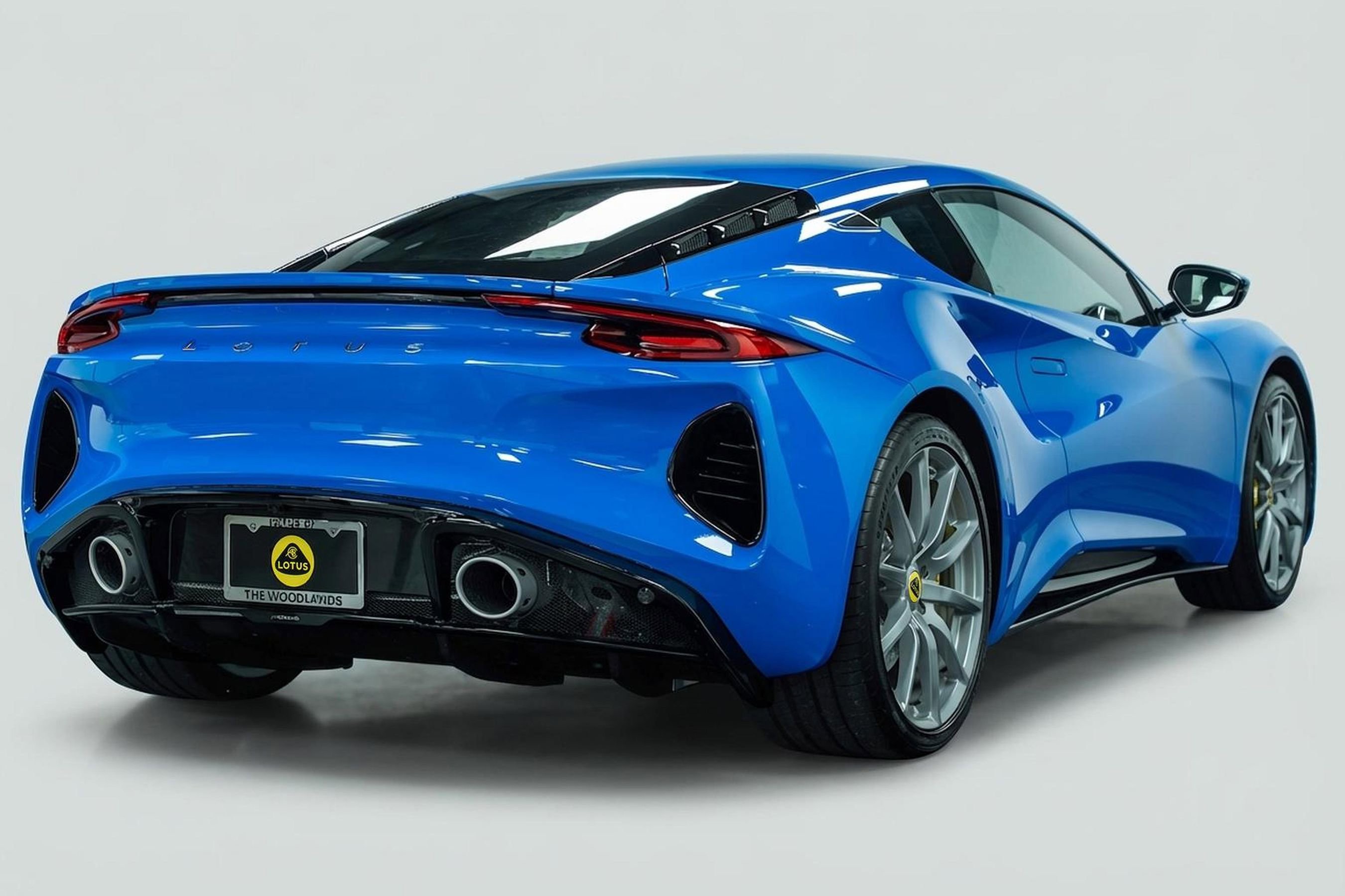 New 2025 Lotus Emira image 3
