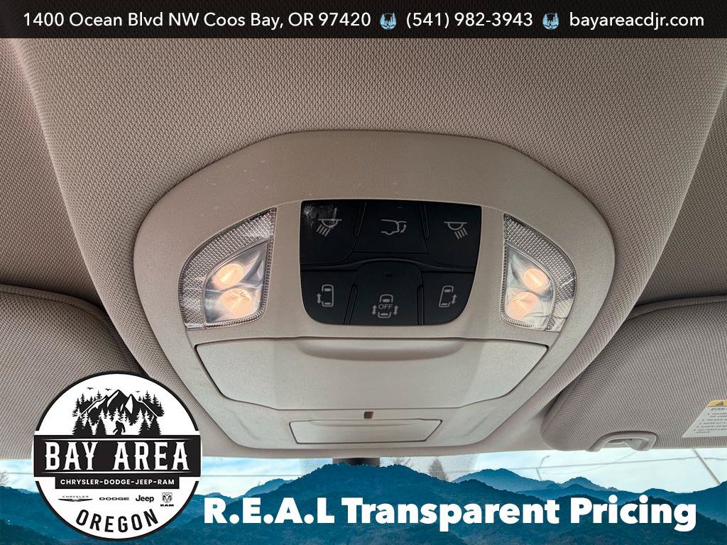 Used 2023 Chrysler Voyager LX FWD image 21