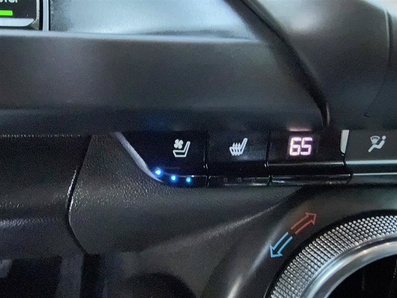 Used 2019 Chevrolet Camaro SS RWD image 28