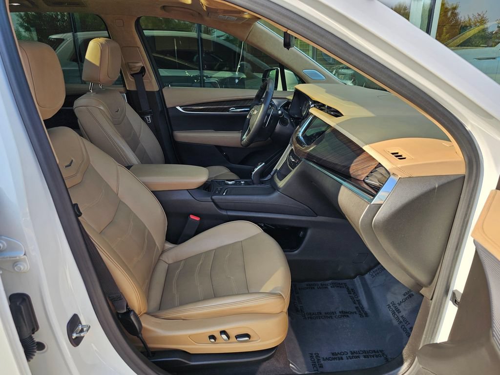 Certified 2023 Cadillac XT6 Sport w/ Platinum Package AWD/4WD image 11