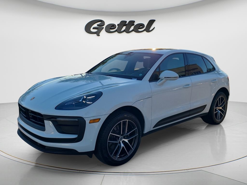 Used 2025 Porsche Macan image 1
