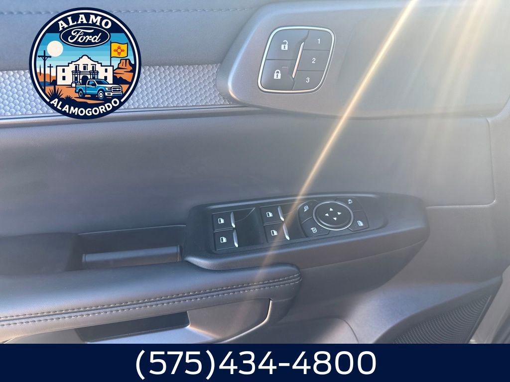 New 2025 Ford Ranger Raptor image 2