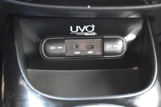 Used 2014 Kia Soul ! FWD image 25