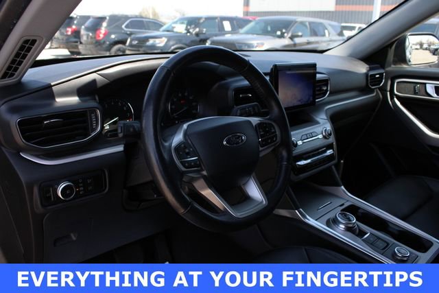 Used 2023 Ford Explorer XLT w/ Equipment Group 202A AWD/4WD image 2