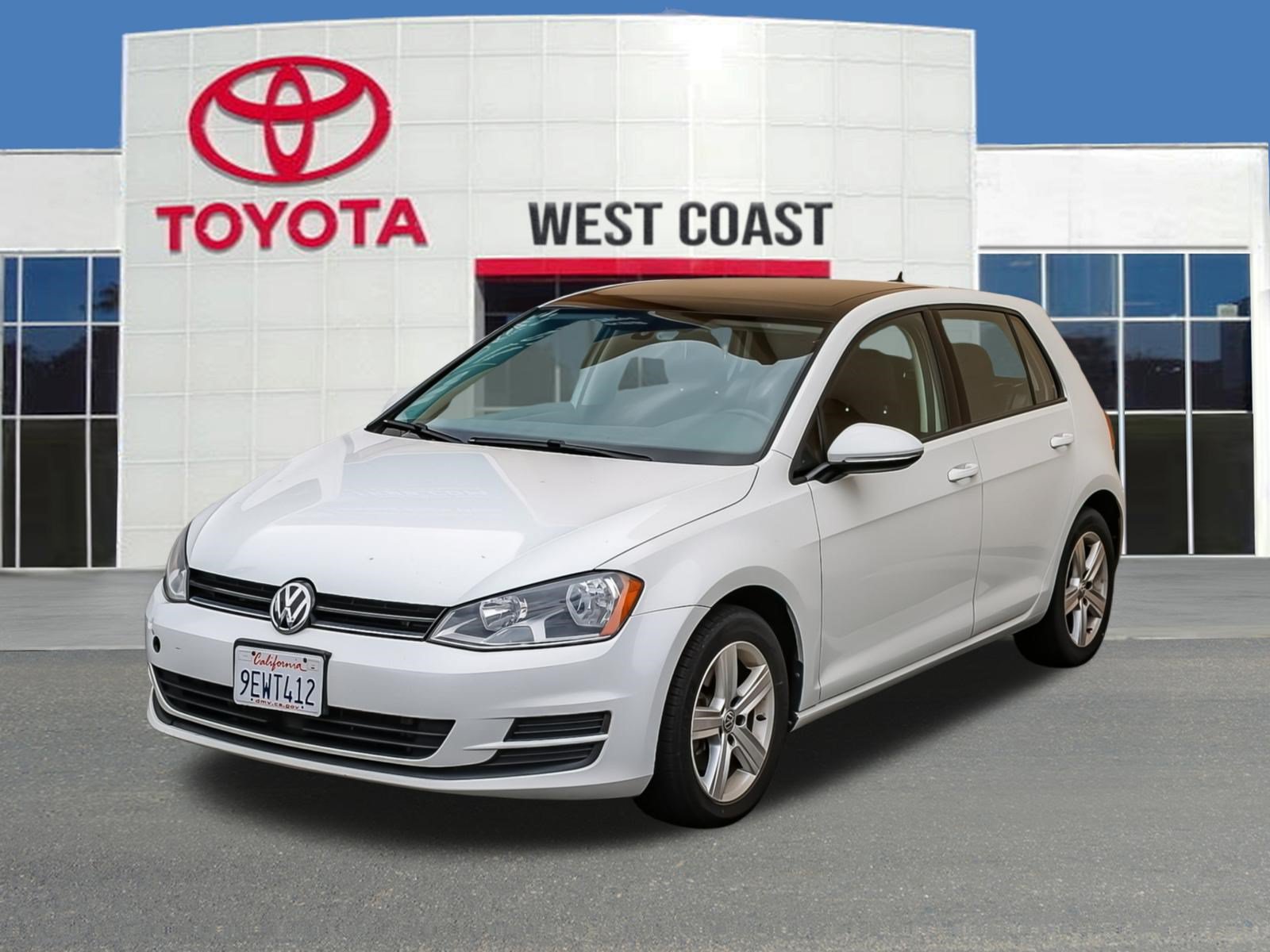 Used 2017 Volkswagen Golf Wolfsburg Edition FWD image 1