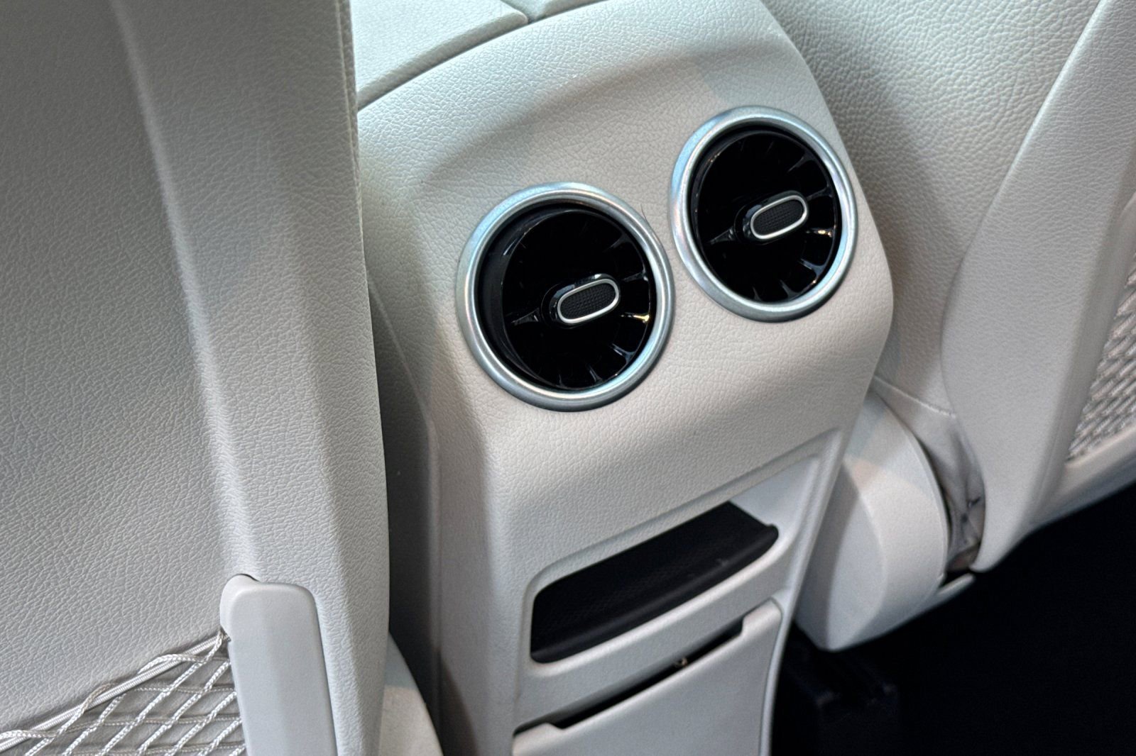 Certified 2025 Mercedes-Benz GLB 250 image 14