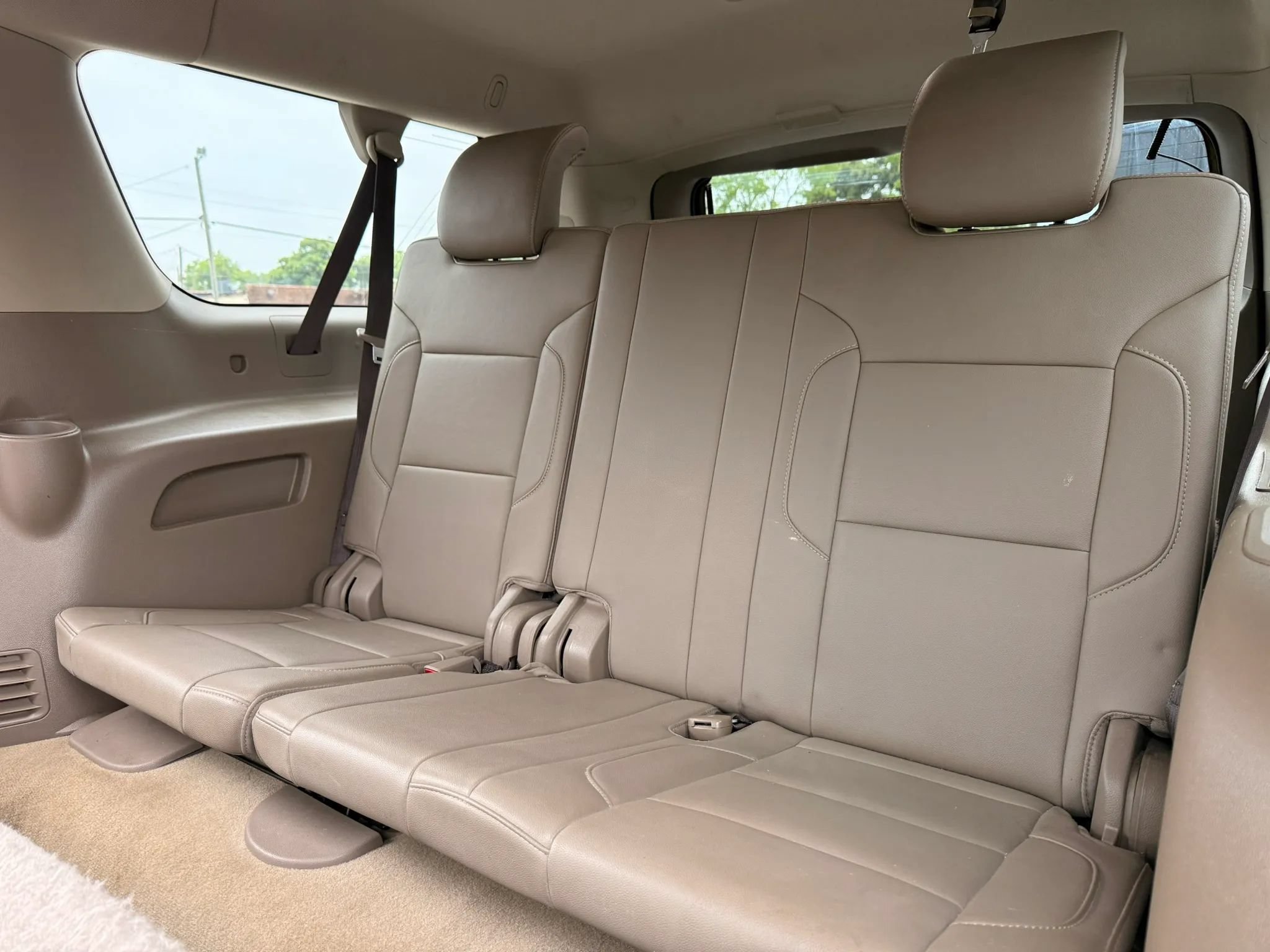 Used 2018 Chevrolet Suburban LT RWD image 14