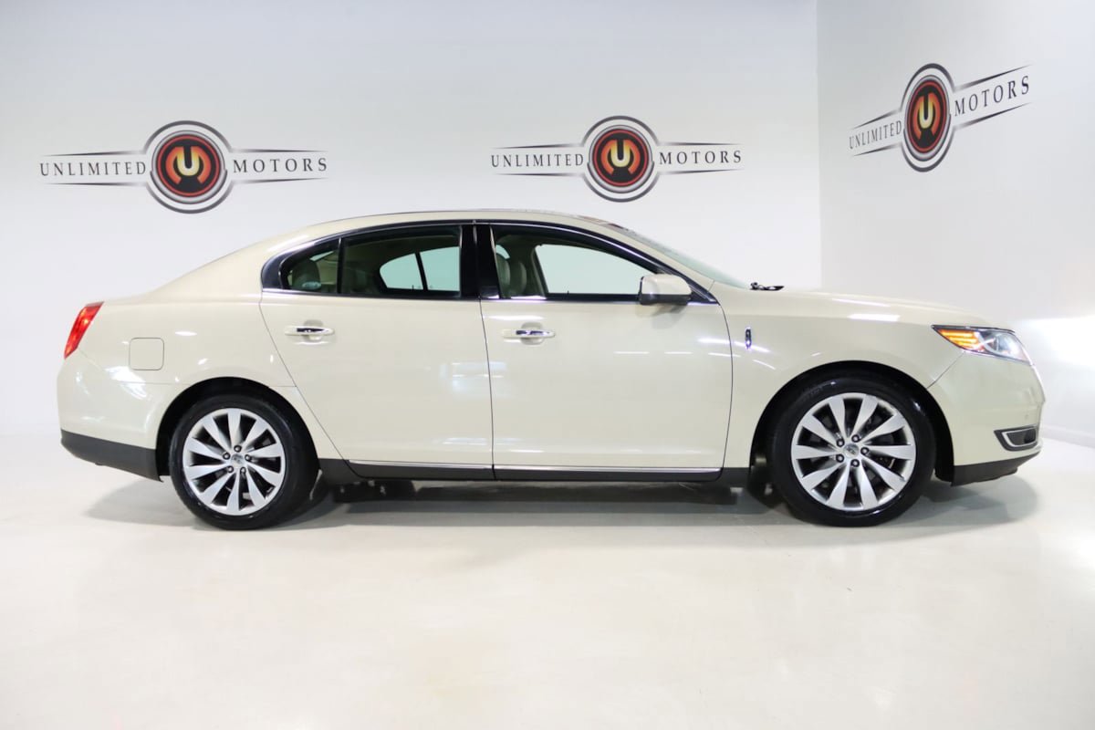 Used 2016 Lincoln MKS AWD w/ Equipment Group 101A image 5