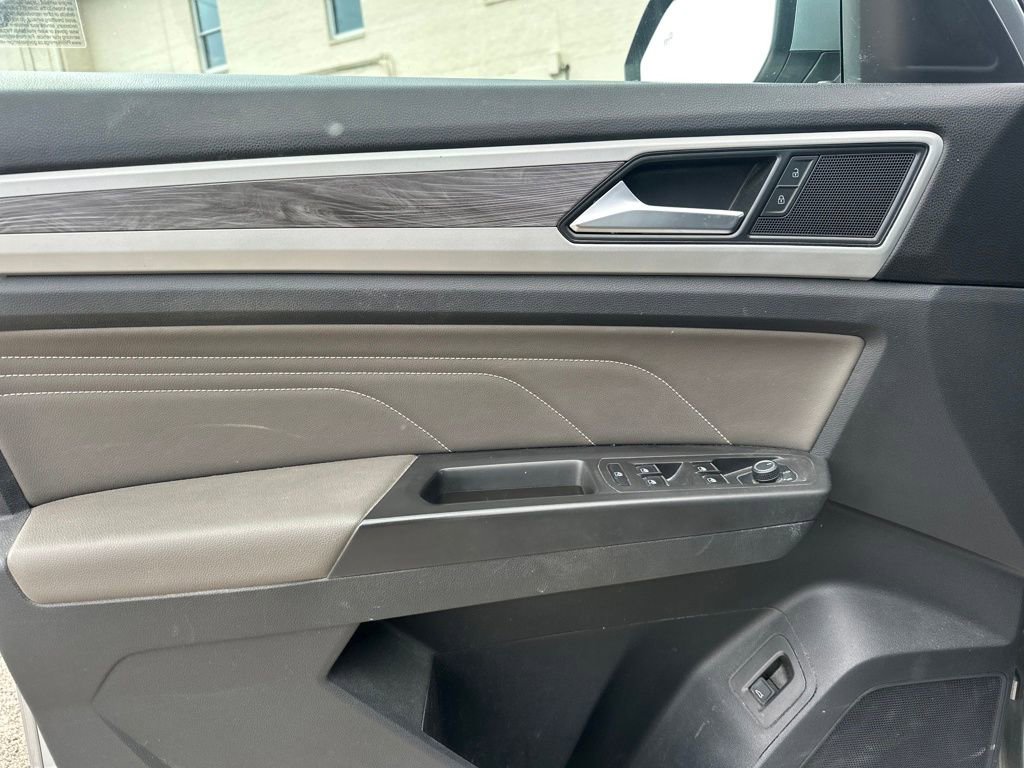 Used 2023 Volkswagen Atlas Cross Sport SE image 48