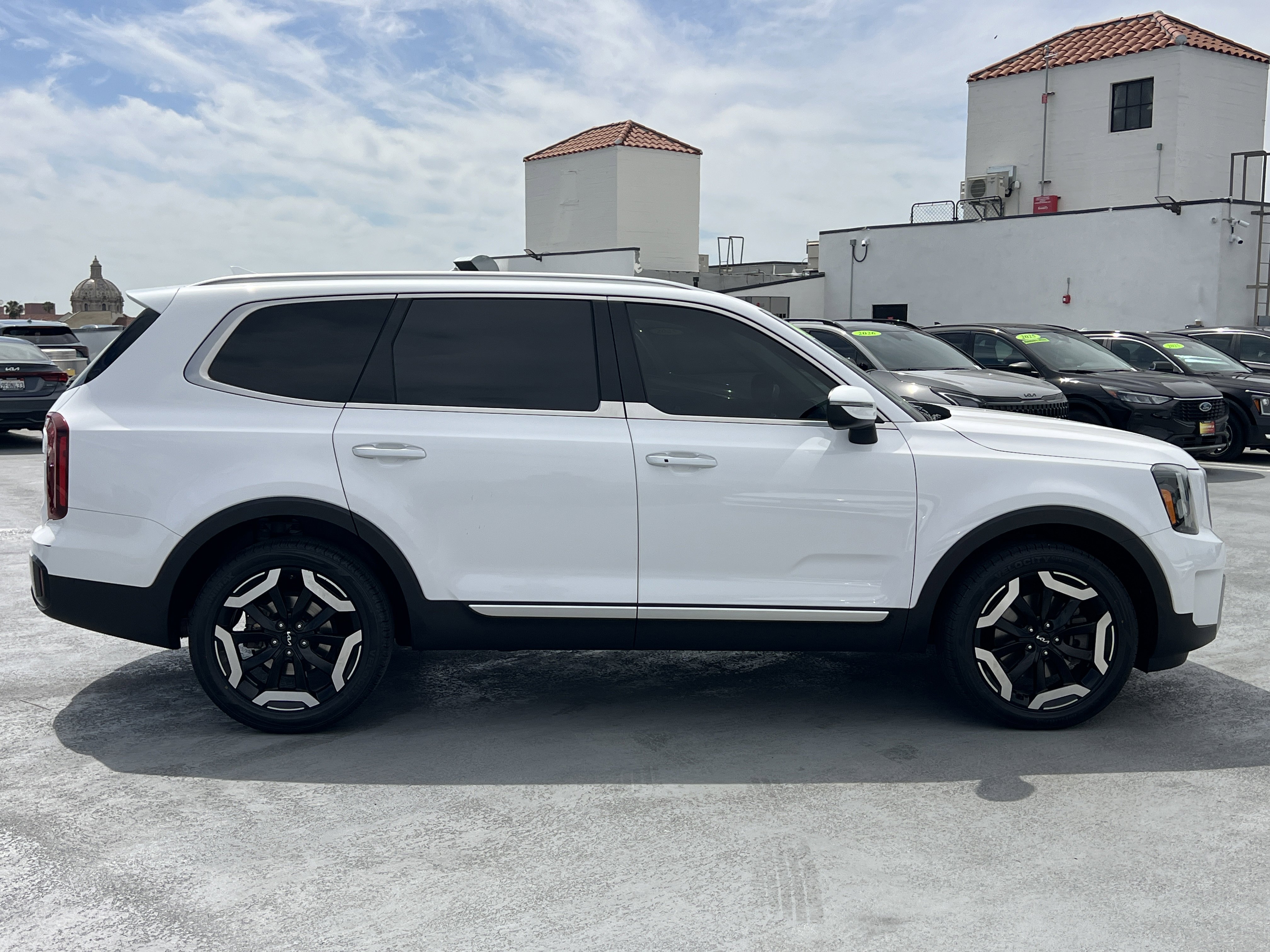 Certified 2023 Kia Telluride S image 9