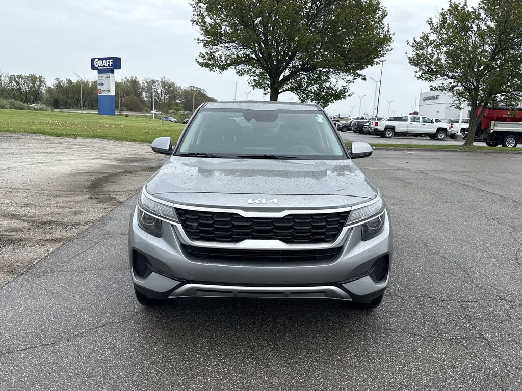 Used 2023 Kia Seltos LX AWD/4WD image 3