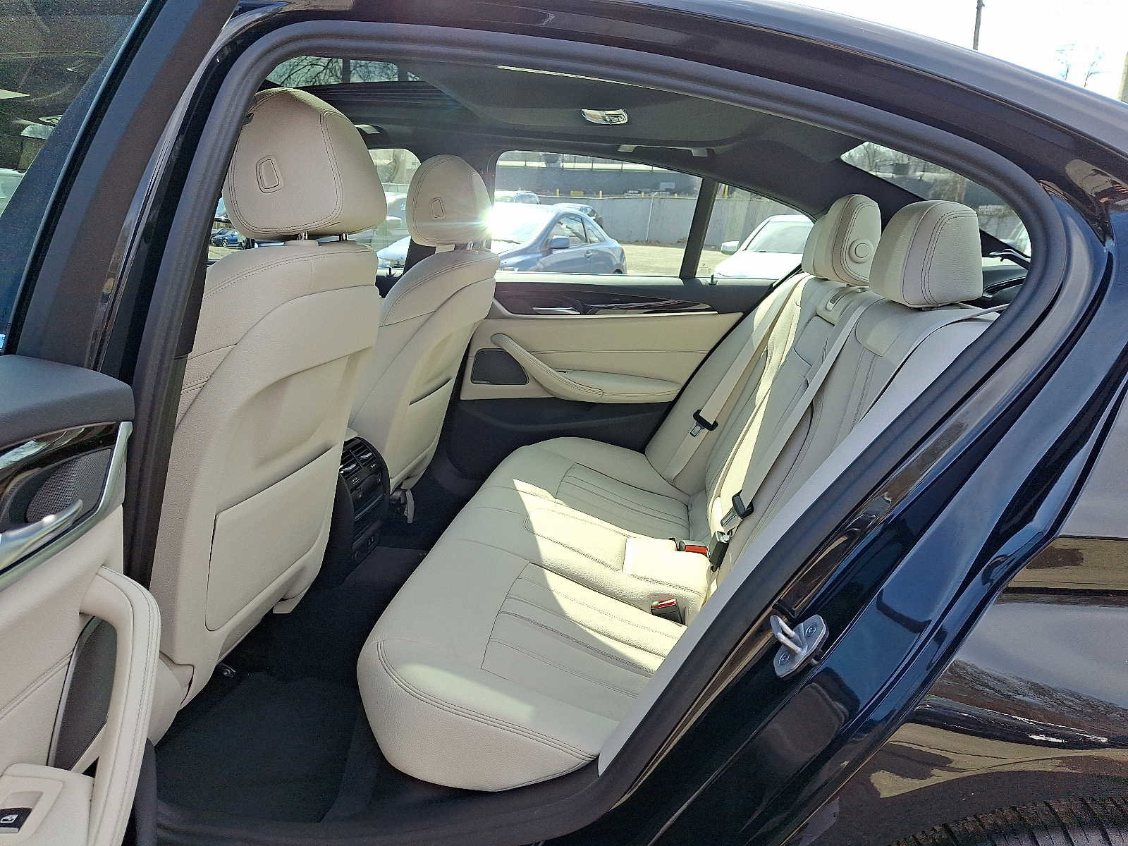 Certified 2023 BMW 530i xDrive w/ Premium Package image 10