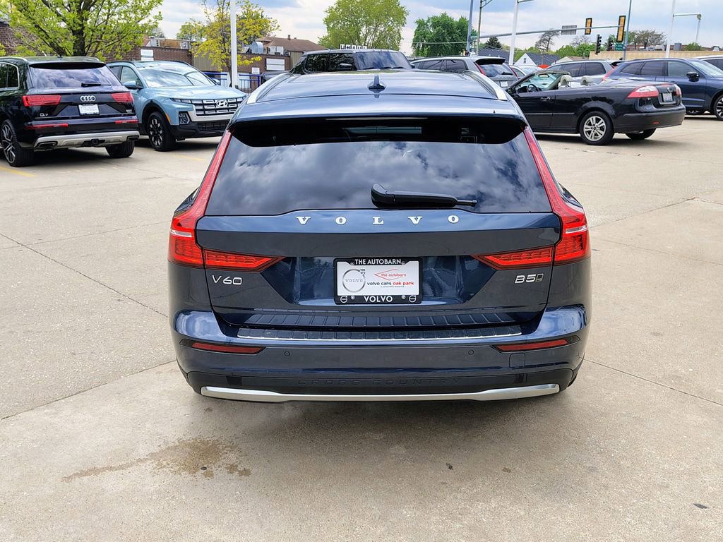 New 2026 Volvo V60 B5 Cross Country Ultra w/ Climate Package AWD/4WD image 7