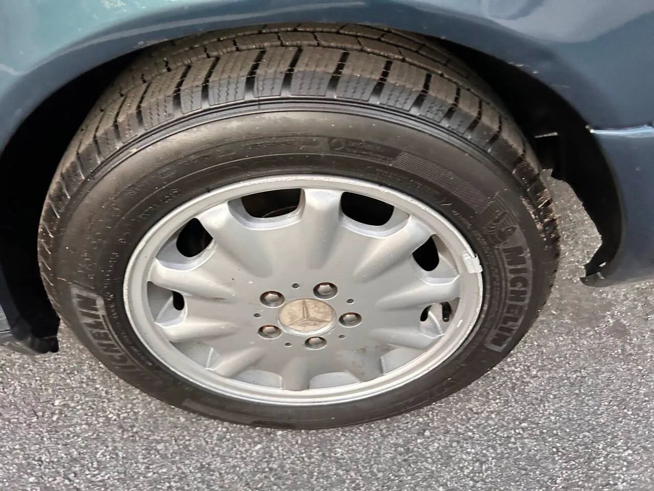 Used 1999 Mercedes-Benz E 320 4MATIC Wagon image 34