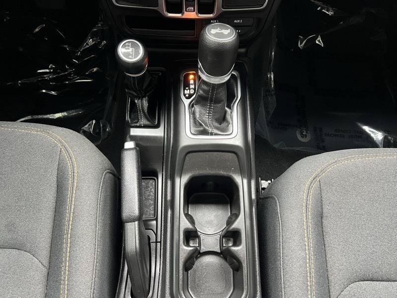 Used 2025 Jeep Wrangler Unlimited Sport AWD/4WD image 19