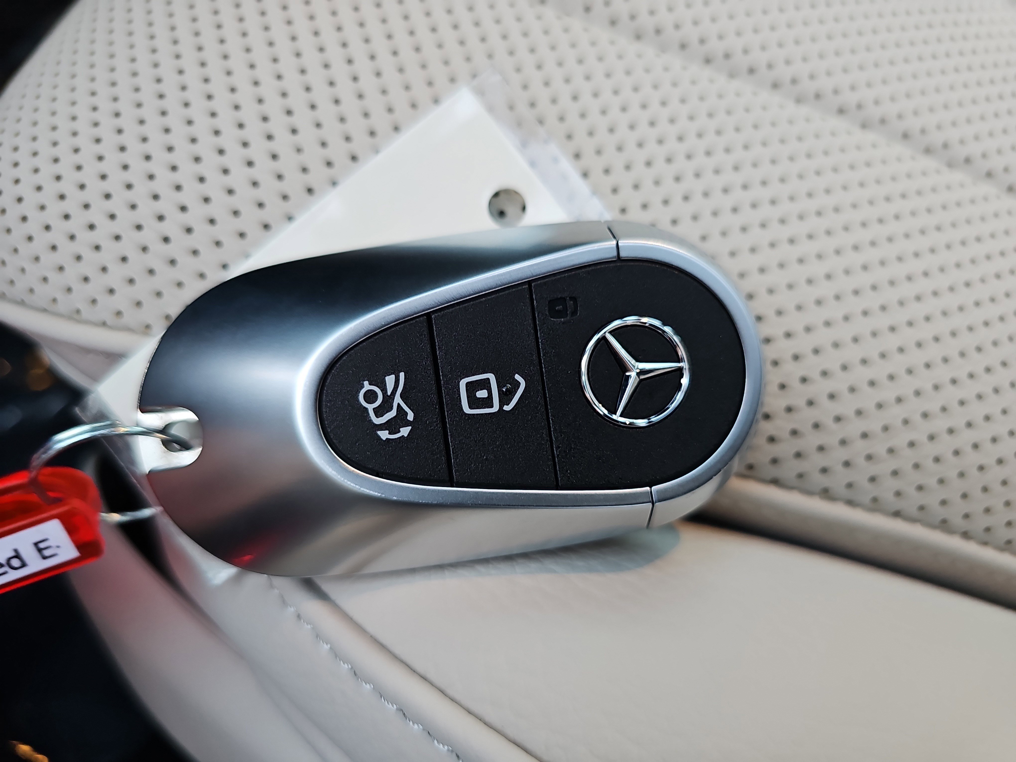 New 2026 Mercedes-Benz E 450 4MATIC Sedan image 37