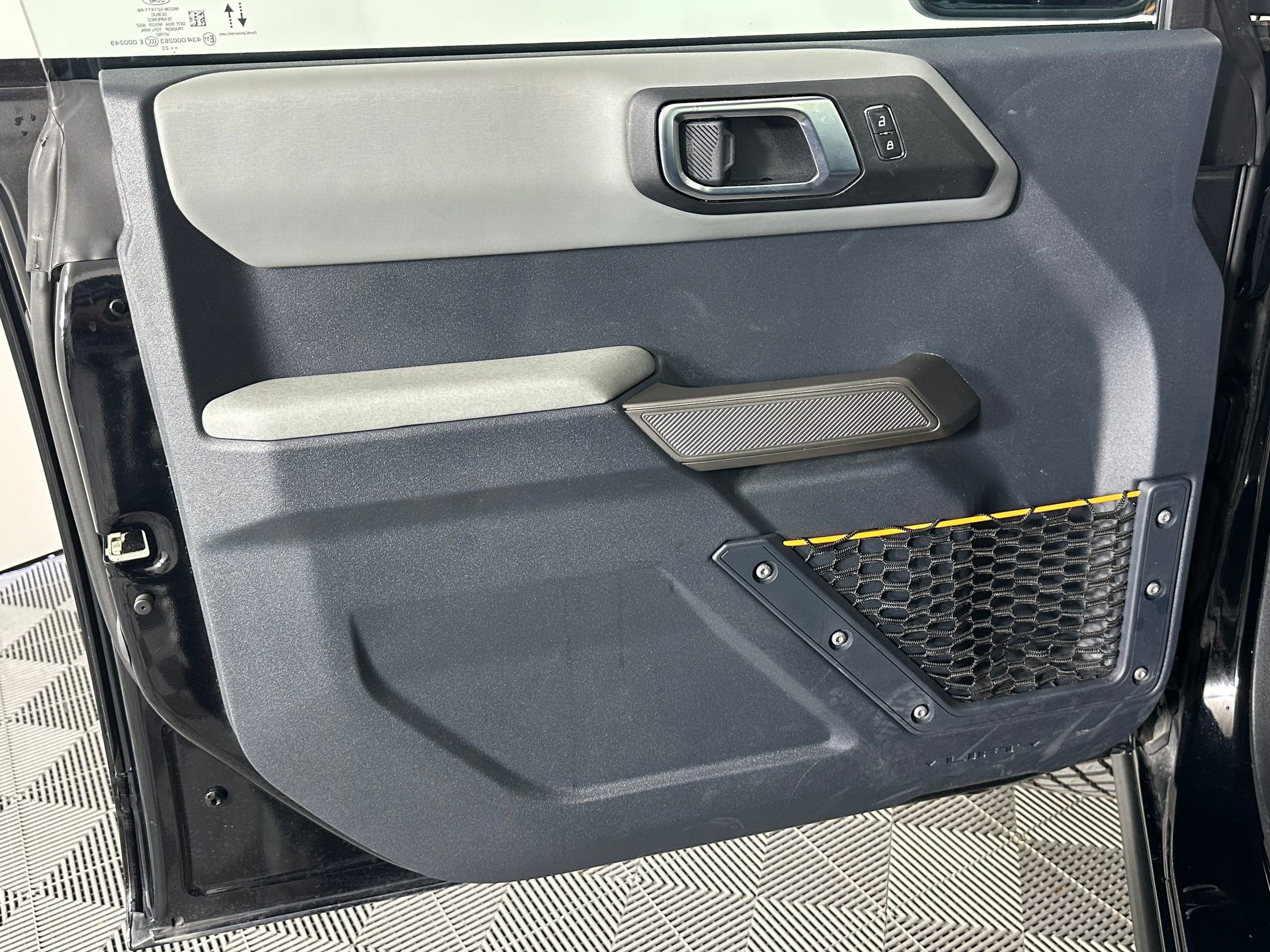 Used 2023 Ford Bronco Badlands image 11