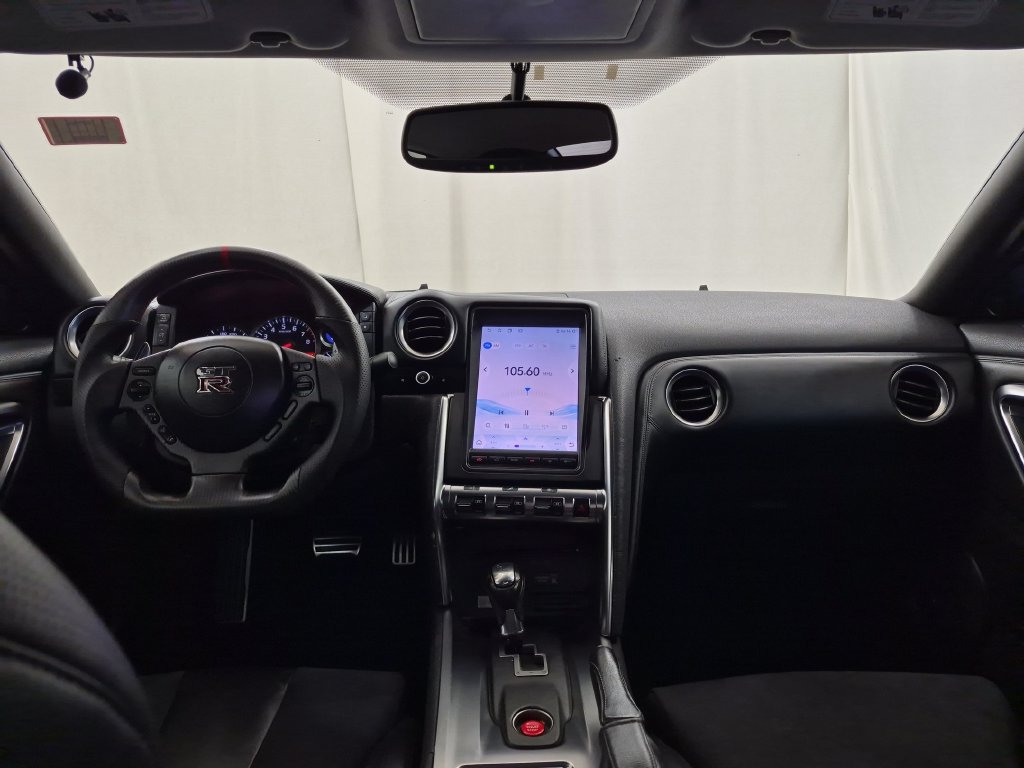 Used 2009 Nissan GT-R Premium AWD/4WD image 13