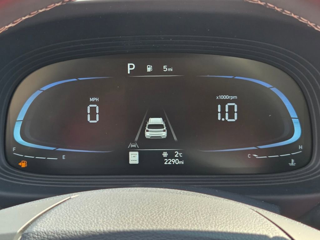 Used 2025 Hyundai Venue Limited image 26