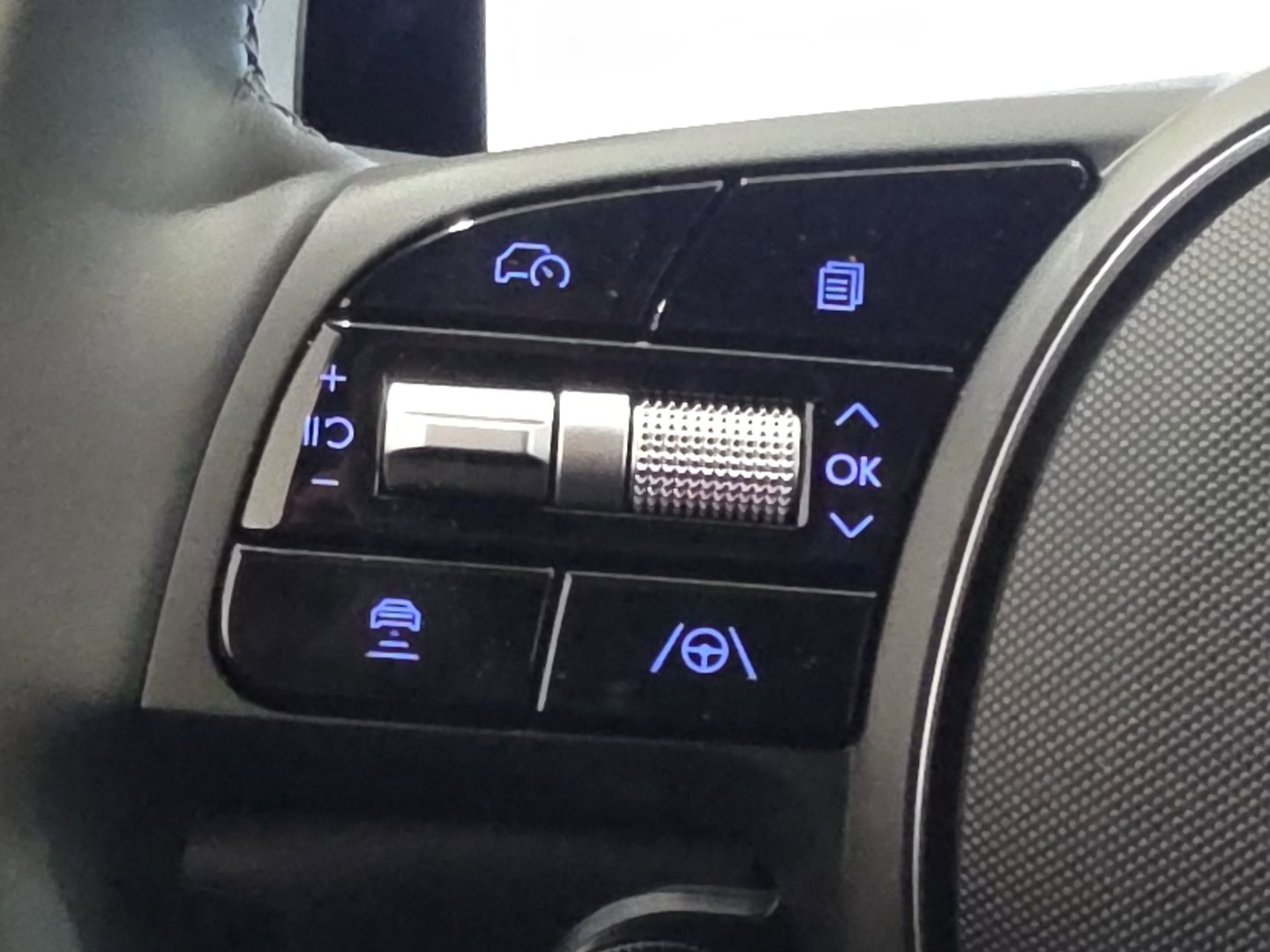 New 2025 Hyundai Ioniq 6 SE AWD/4WD image 23