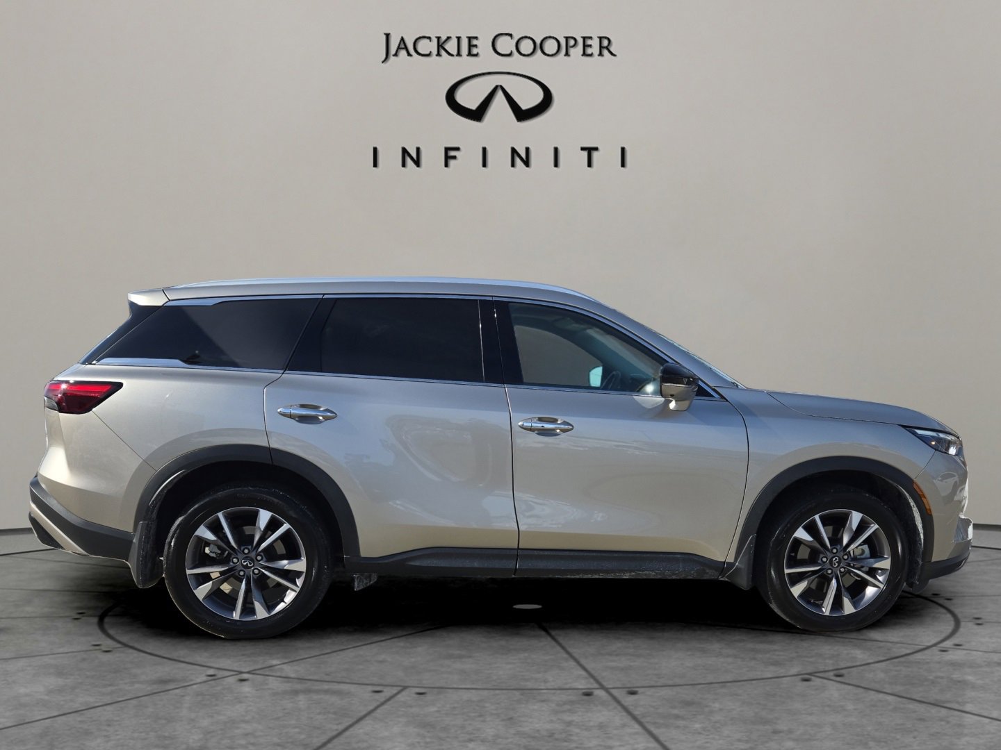 Used 2024 INFINITI QX60 Luxe w/ Vision Package image 6