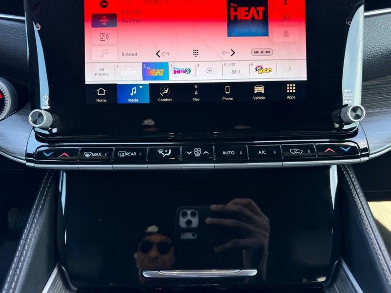 Used 2024 Jeep Wagoneer Series II image 16