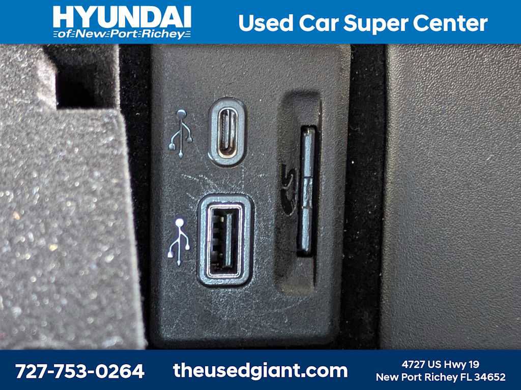 Used 2025 Cadillac CT4 Premium Luxury RWD image 30