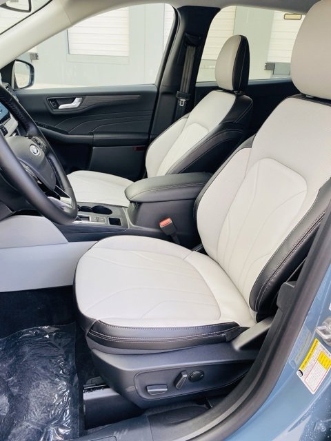 New 2026 Ford Escape SE w/ PHEV Premium Package image 9