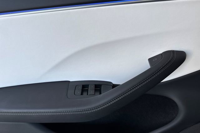Used 2025 Tesla Model 3 Long Range image 11