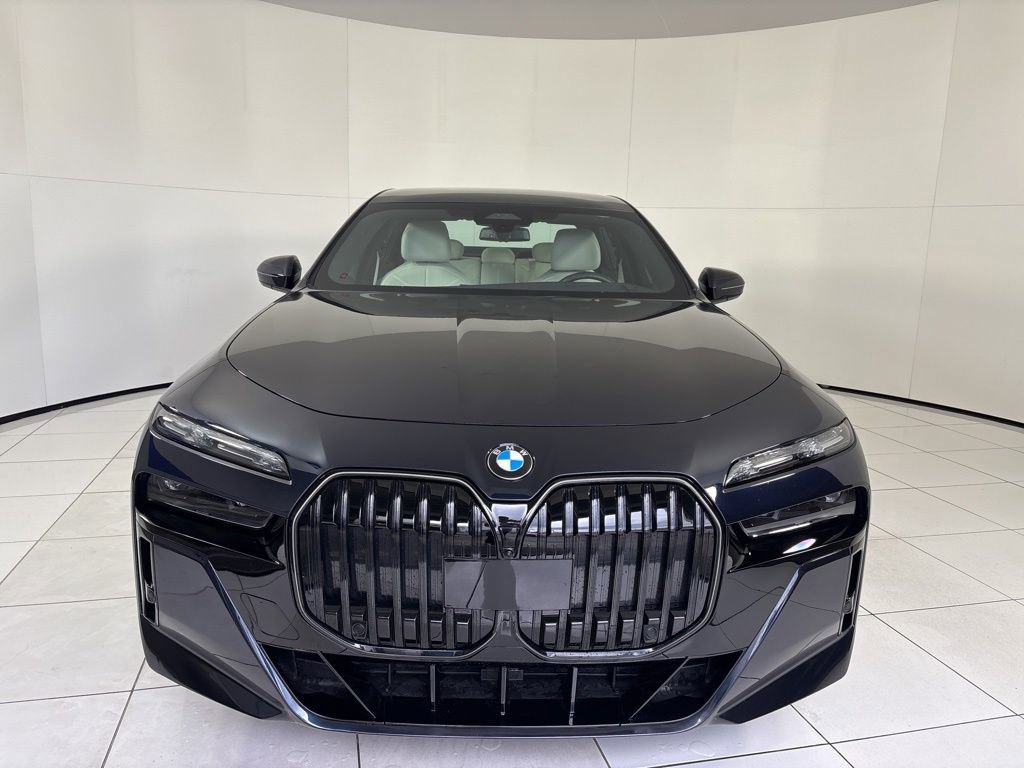 Used 2024 BMW 760i xDrive w/ Executive Package image 8