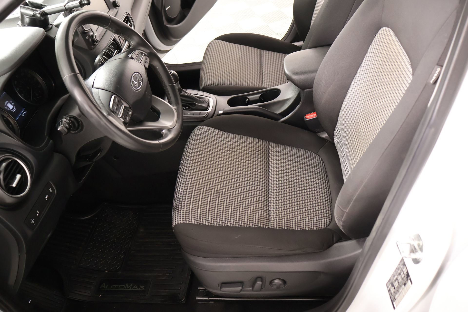 Used 2021 Hyundai Kona SEL Plus w/ Cargo Package image 10