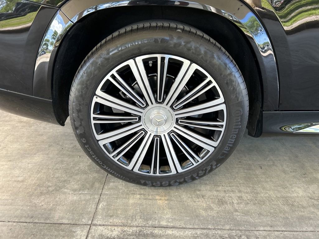 Used 2023 Mercedes-Benz Maybach GLS 600 4MATIC image 27