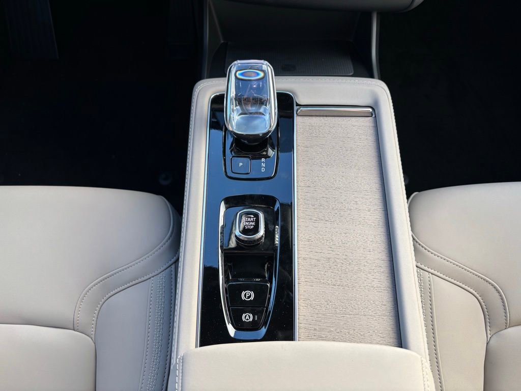 New 2026 Volvo XC90 B6 Plus w/ Protection Package image 12