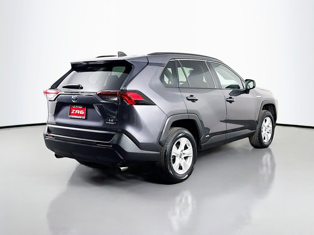 Used 2021 Toyota RAV4 LE AWD/4WD image 5