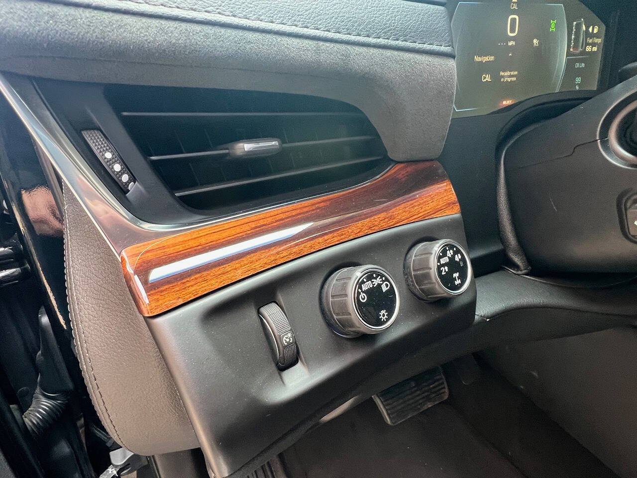 Used 2015 Cadillac Escalade ESV Premium image 30