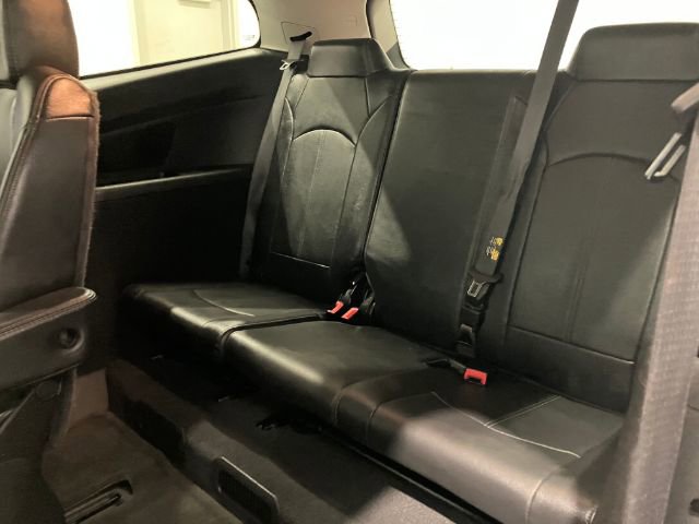 Used 2017 Chevrolet Traverse LT image 36