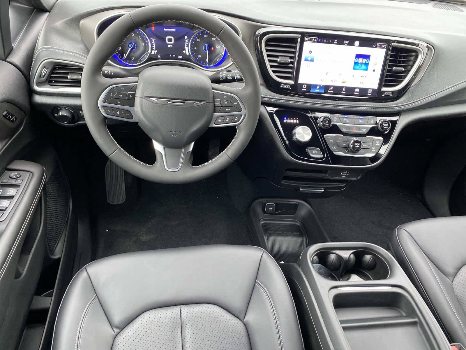 New 2027 Chrysler Pacifica Select AWD/4WD image 8
