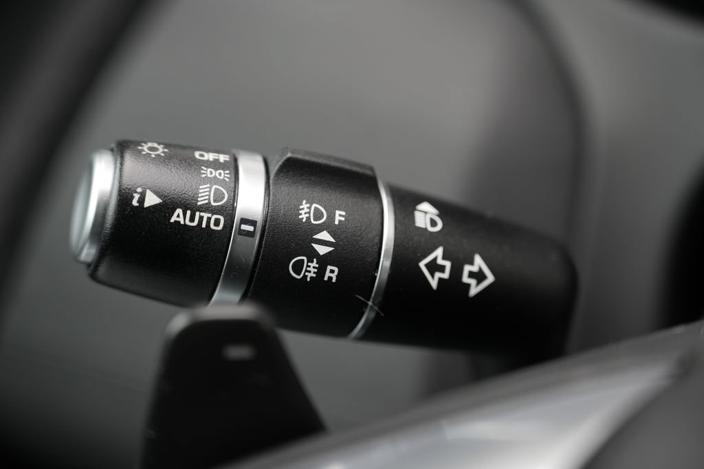 Used 2019 Land Rover Discovery Sport AWD/4WD image 53