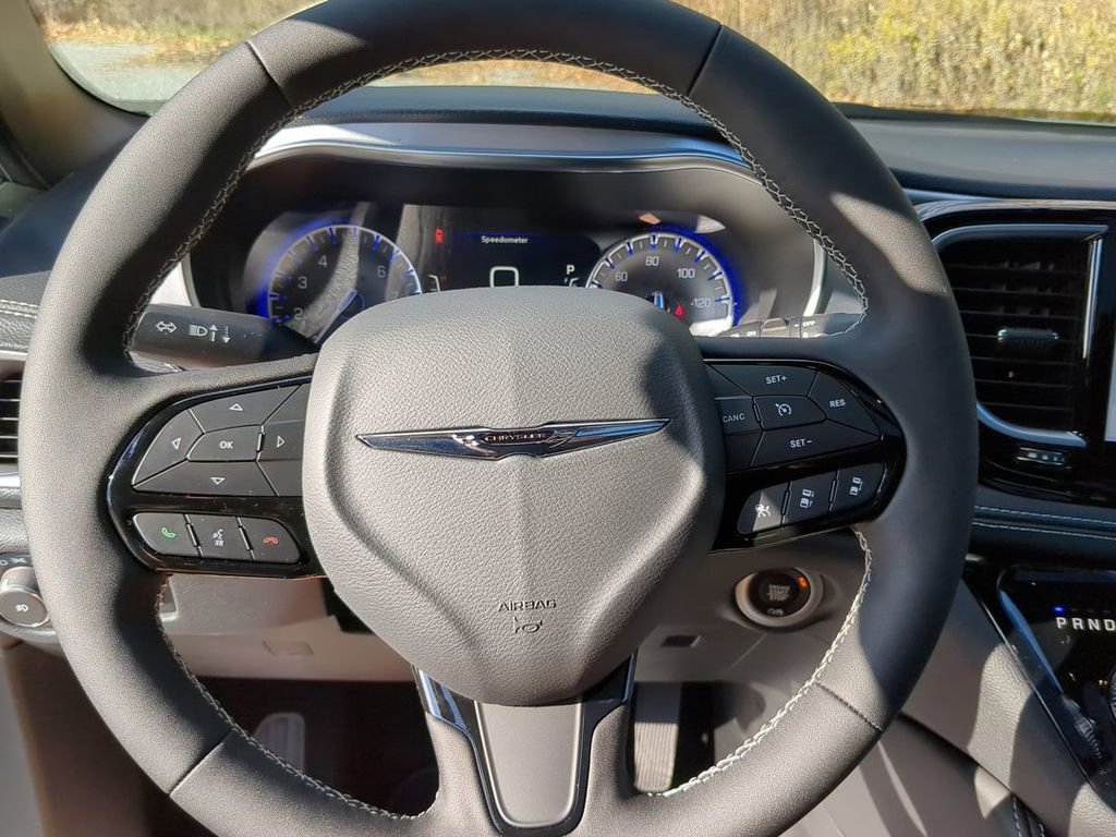 New 2026 Chrysler Pacifica Limited w/ S Appearance Package image 10