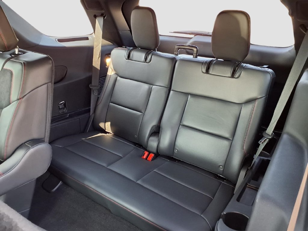 Used 2025 Ford Explorer ST AWD/4WD image 28