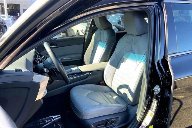 Used 2019 Toyota Avalon XSE image 6