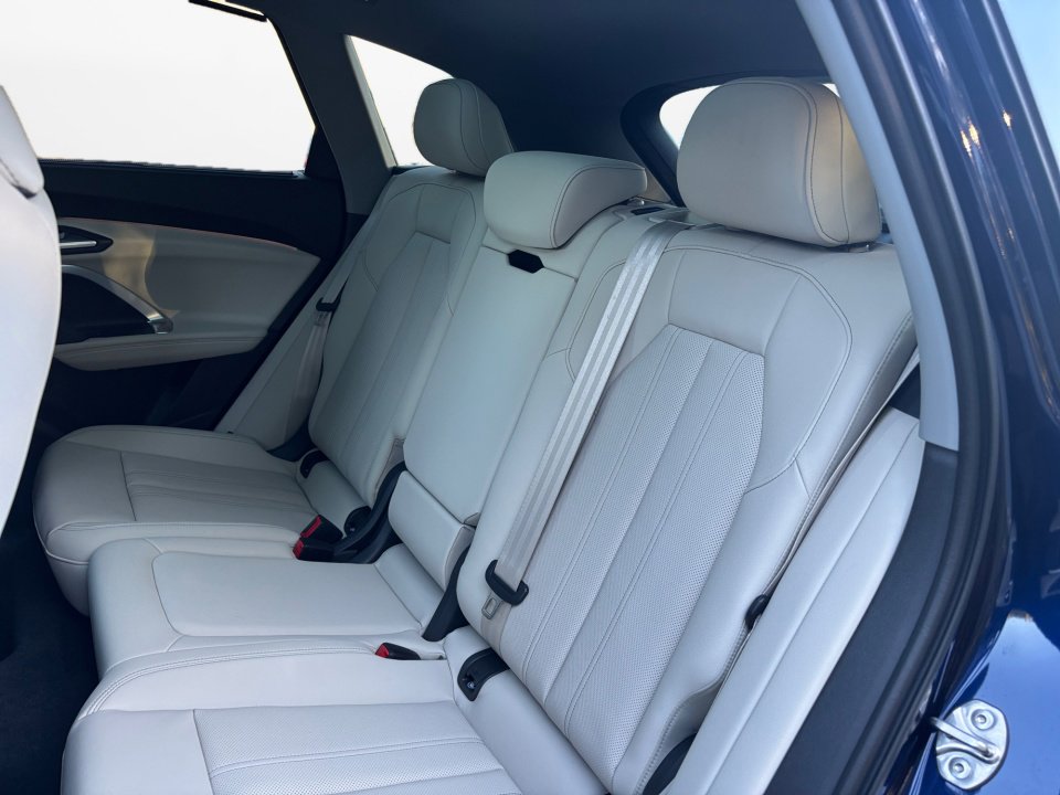 New 2025 Audi Q5 Prestige image 12